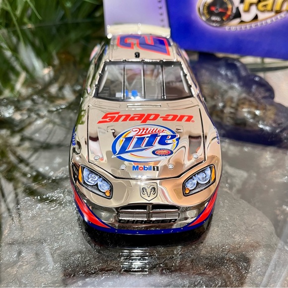 NASCAR Rusty Wallace #2 Snap-On 85th Anniv. 2005 Dodge Charger Color Chrome Ed. - Picture 4 of 13